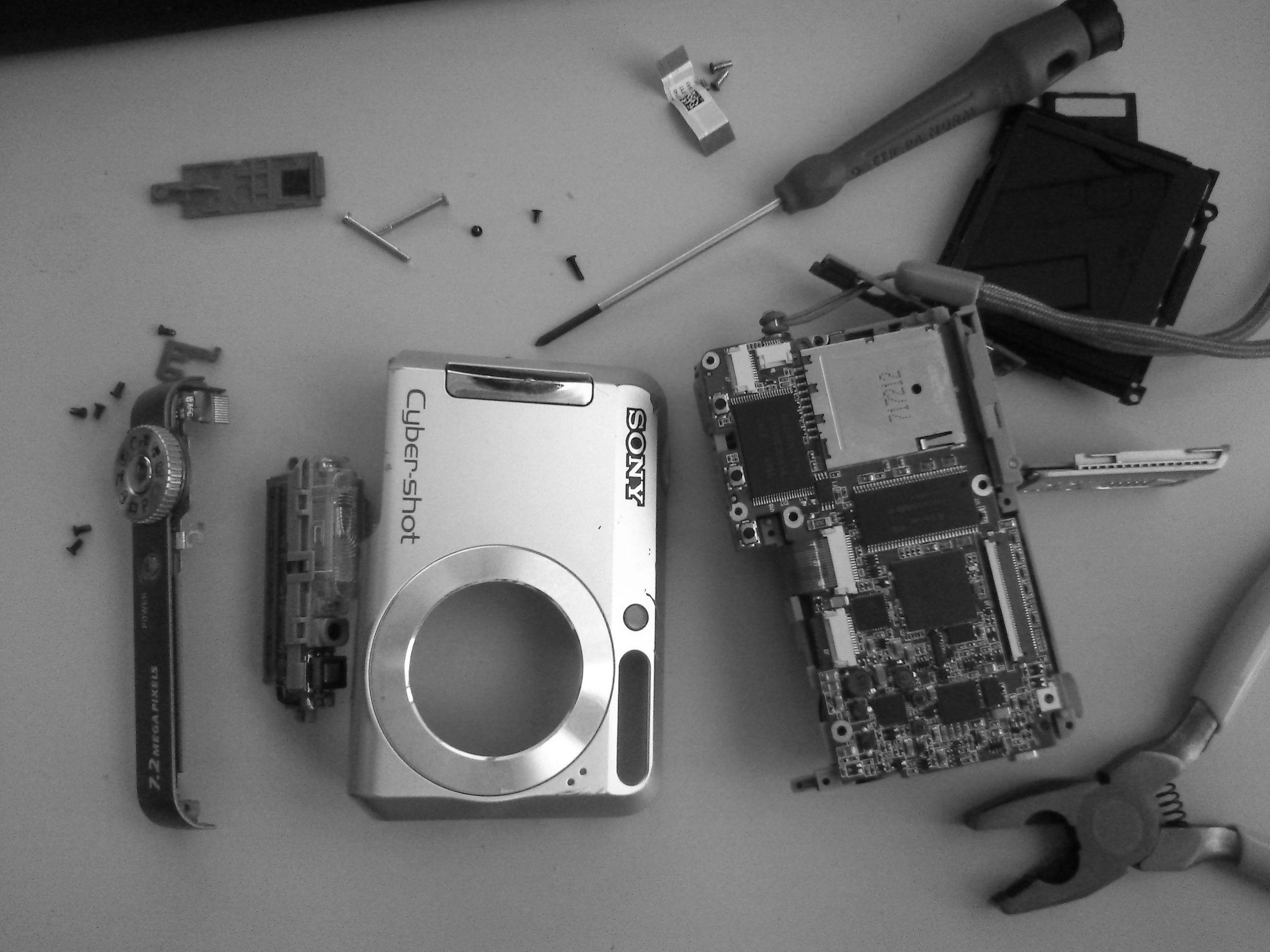 R.I.P Sony DSC-S650 by PsyChip