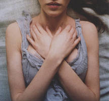 I met a girl who sleeps with silver foxes. by laura-makabresku