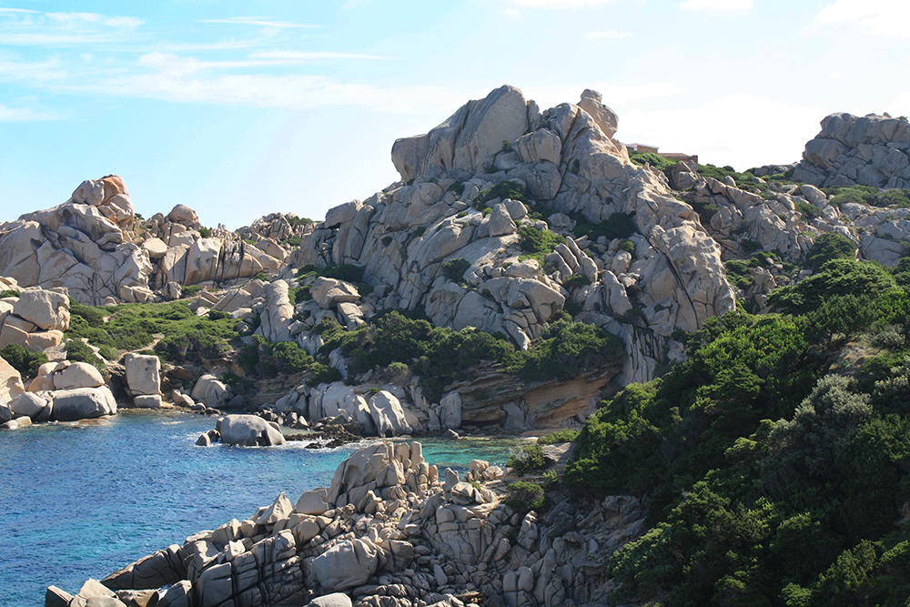 Sea And Granite by DamaInNero