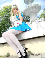 Alice in Wonderland Cosplay by usagiyuu