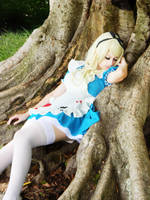 Sleeping - Alice in Wonderland by usagiyuu