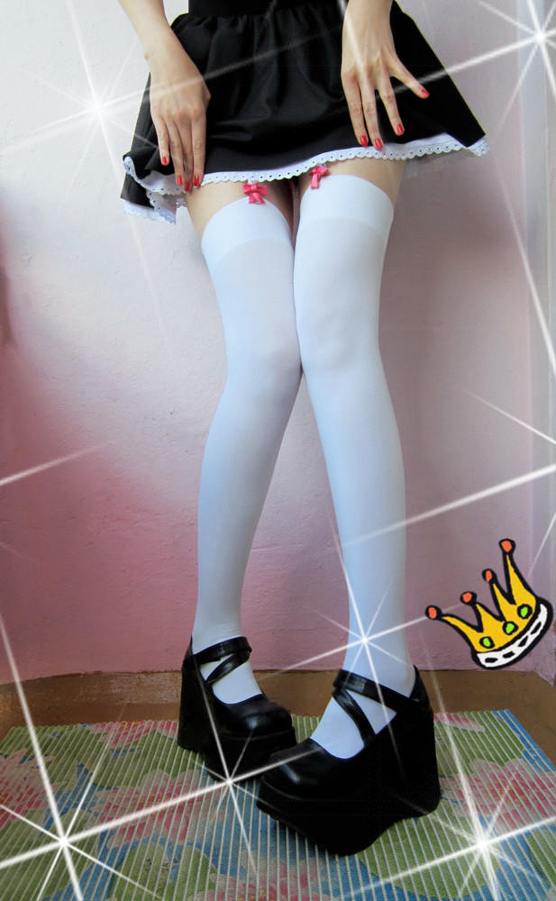 My legs :3 by palecardinal