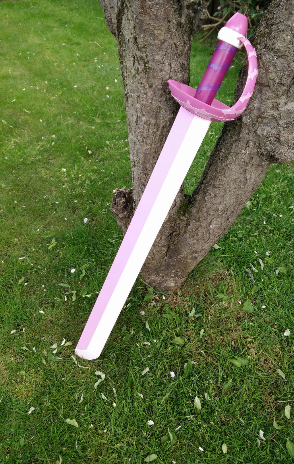 Rose Quartz sword - nearly complete by Arualsti