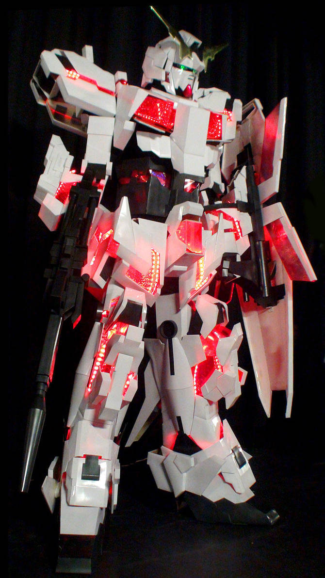 Gundam Unicorn Cosplay By Clivelee On Deviantart