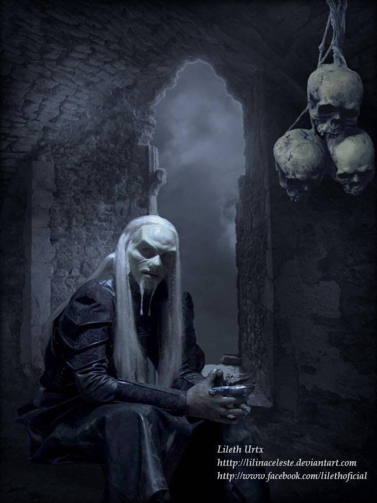 In the ruins by Lilinaceleste