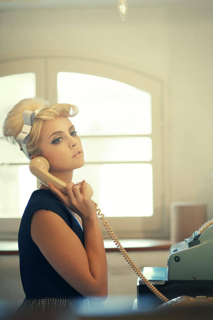 Hello by DarkOceanDream