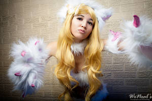 Kitteh Kisses by XSinTrick