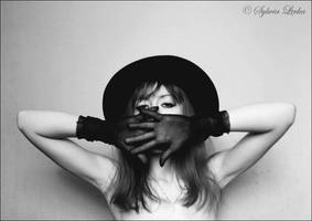 Gloves II by slecka