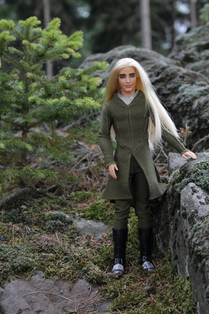 Thranduil in his forest by Menkhar