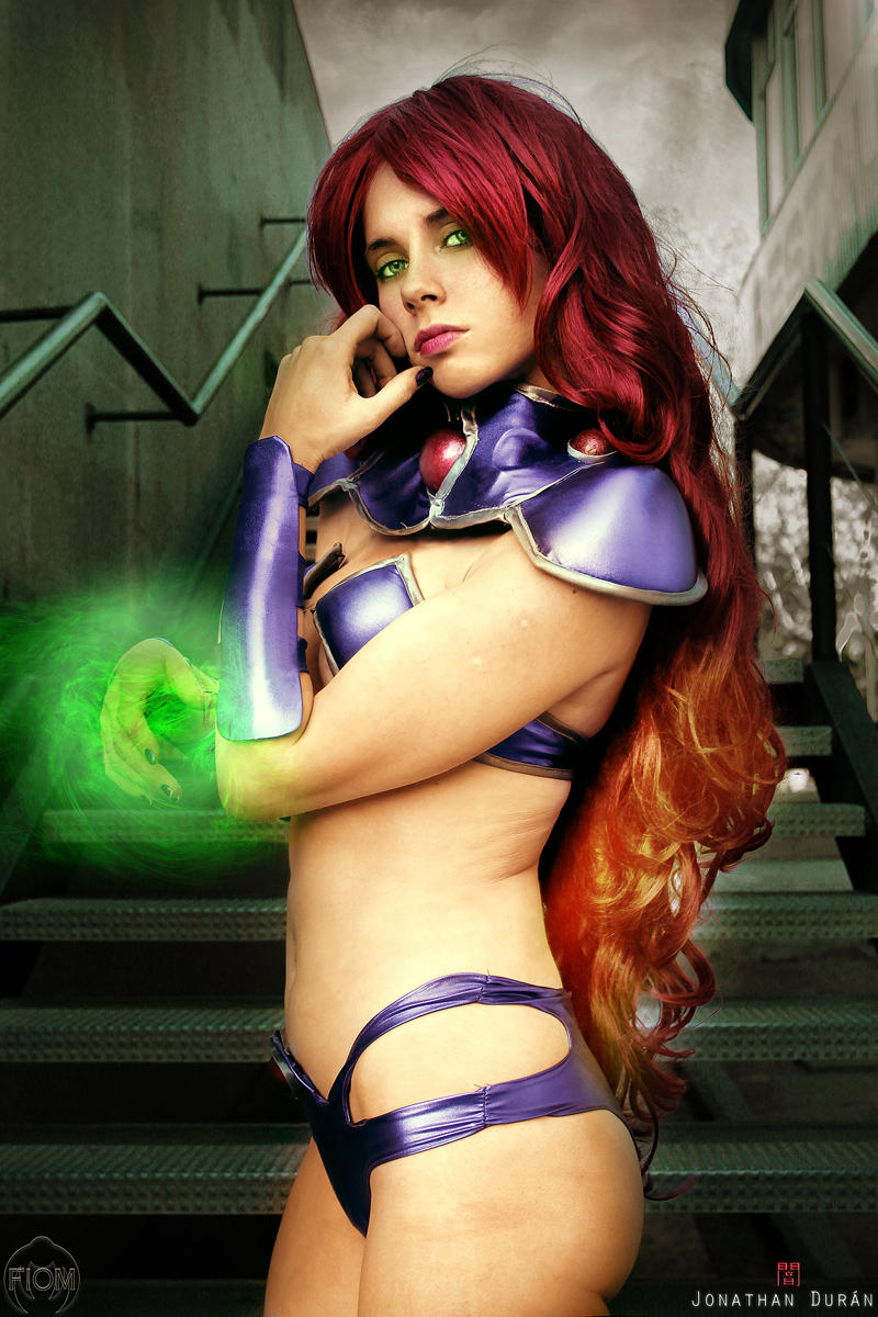 Starfire - Red Hood And The Outlaws by FioreSofen