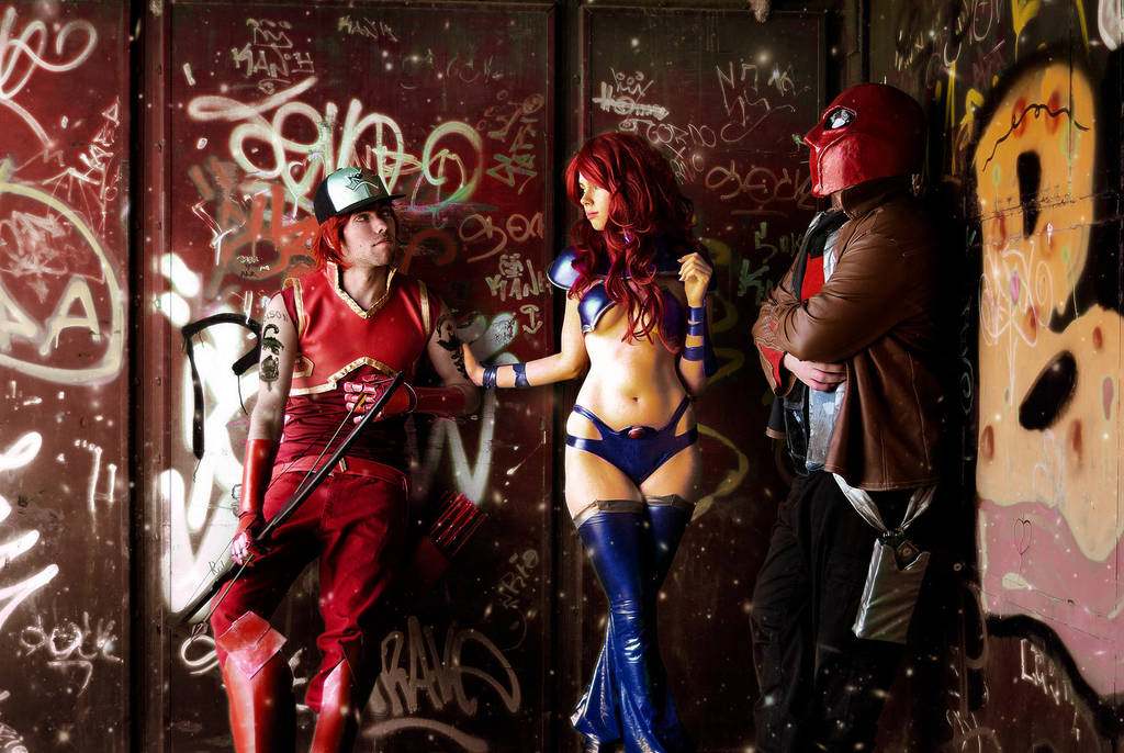 Red Hood And The Outlaws Cosplay - Meeting again by FioreSofen