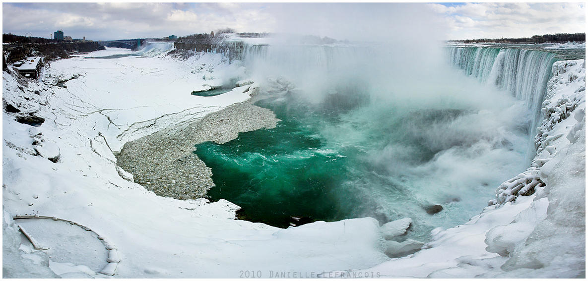 Niagara Falls by Dani-Lefrancois