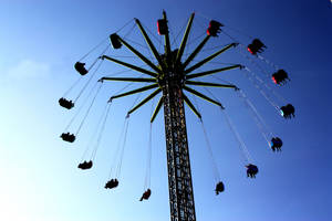 Spinning round by Essmee