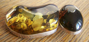 Amber Charm with Flakes v4 by MadOnion1