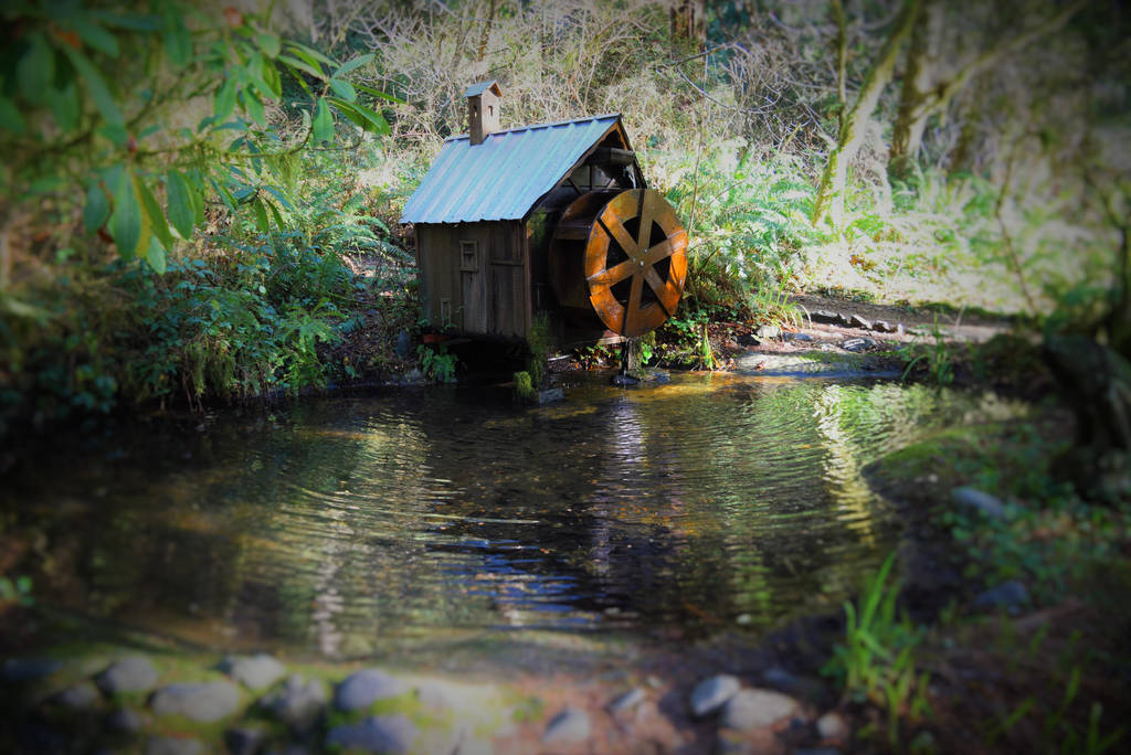 Water Wheel by DuhQueenMoki