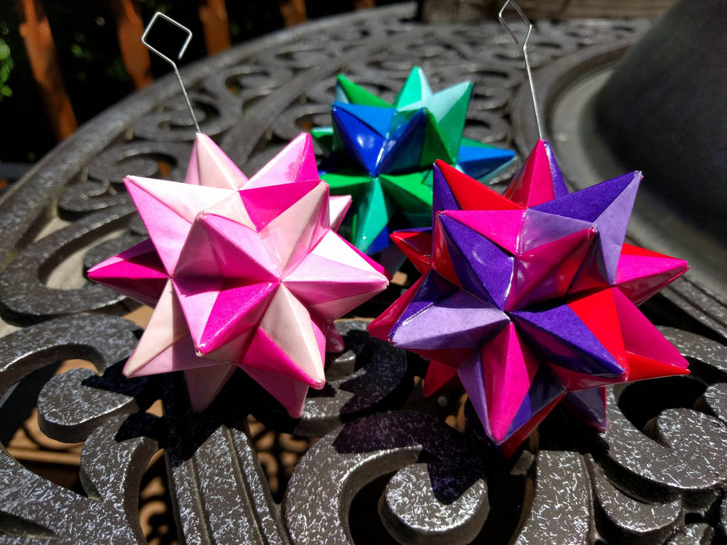 Group of Origami Modular Stars 2 by demuredemeanor