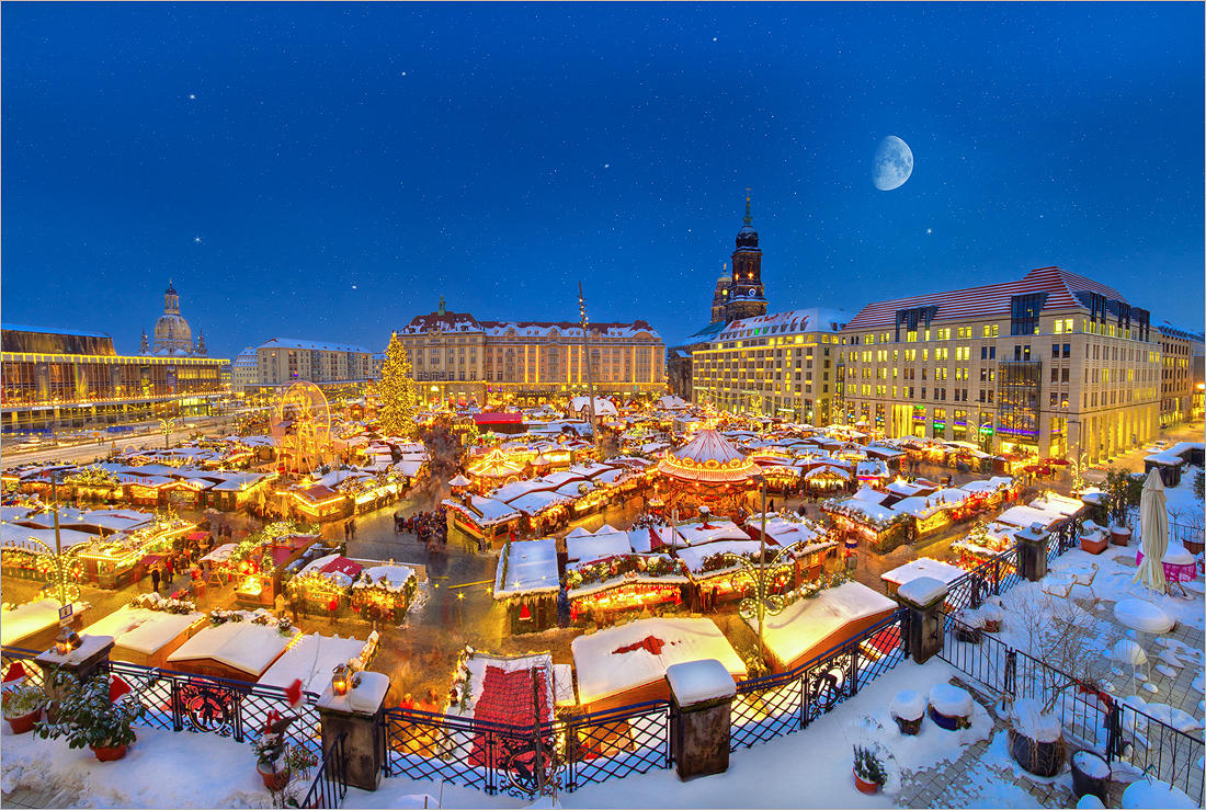 Dresden Striezelmarkt 2010 by Torsten-Hufsky