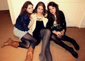 It was three girls 4 by l0lil0la