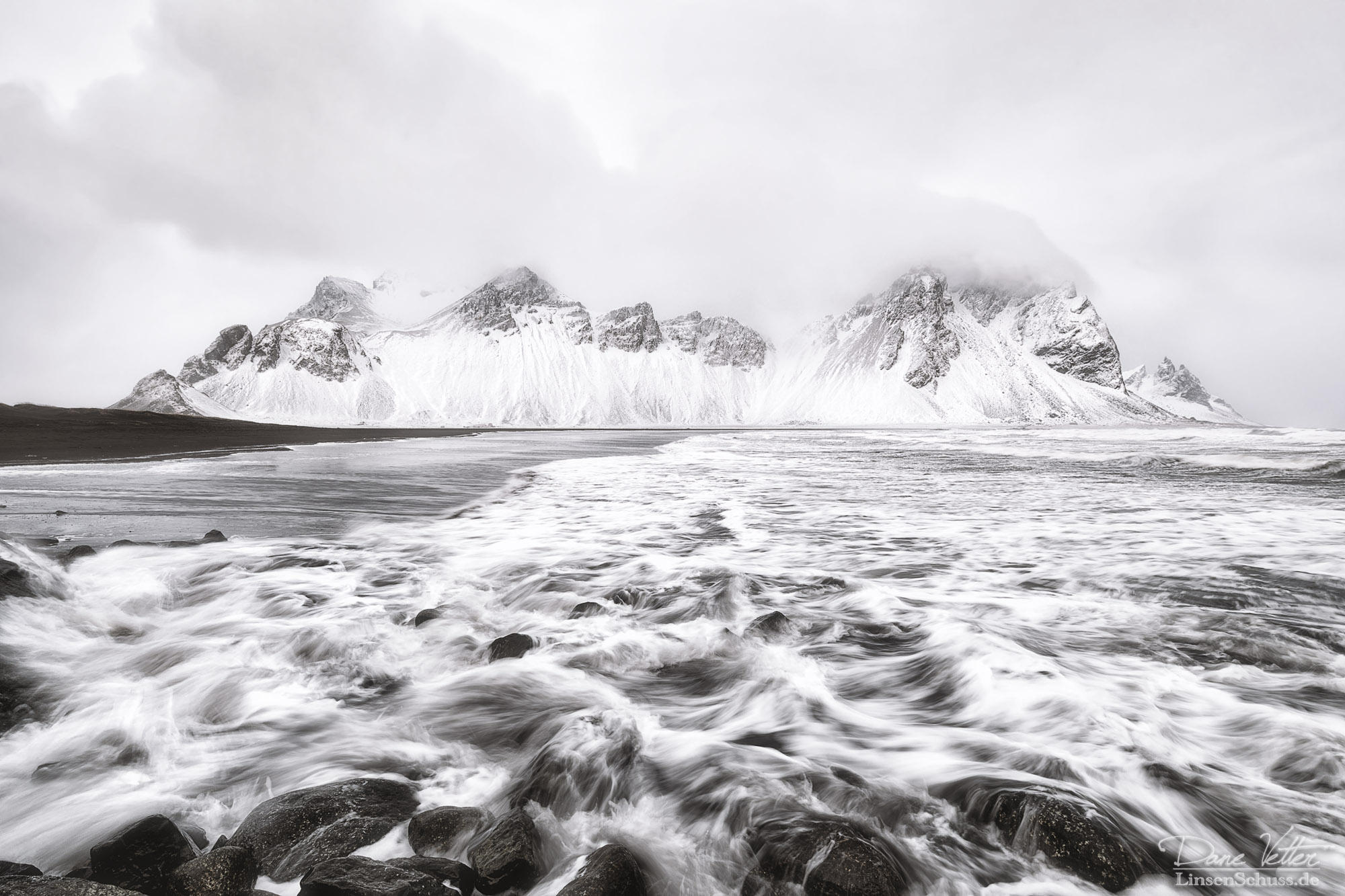 The Vestrahorn in the snow by LinsenSchuss