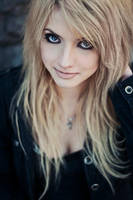 Vee by AnitaSadowska