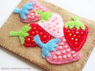 Strawberries on Felt by yuzukko