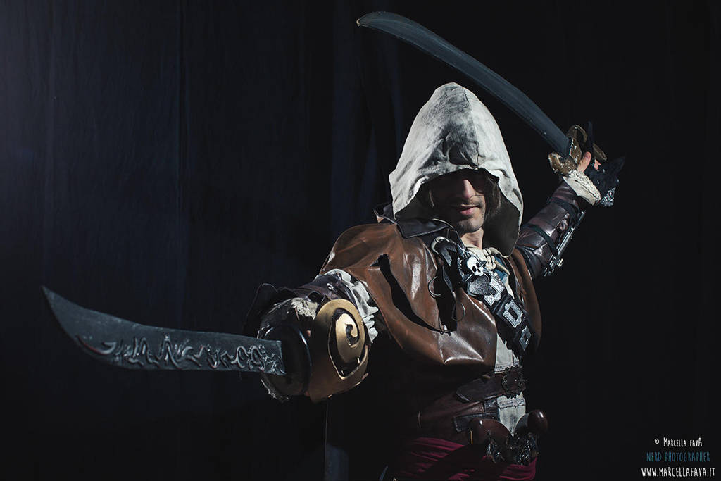 Edward Kenway Assassin Pirate - Cosplay by Leon C. by LeonChiroCosplayArt