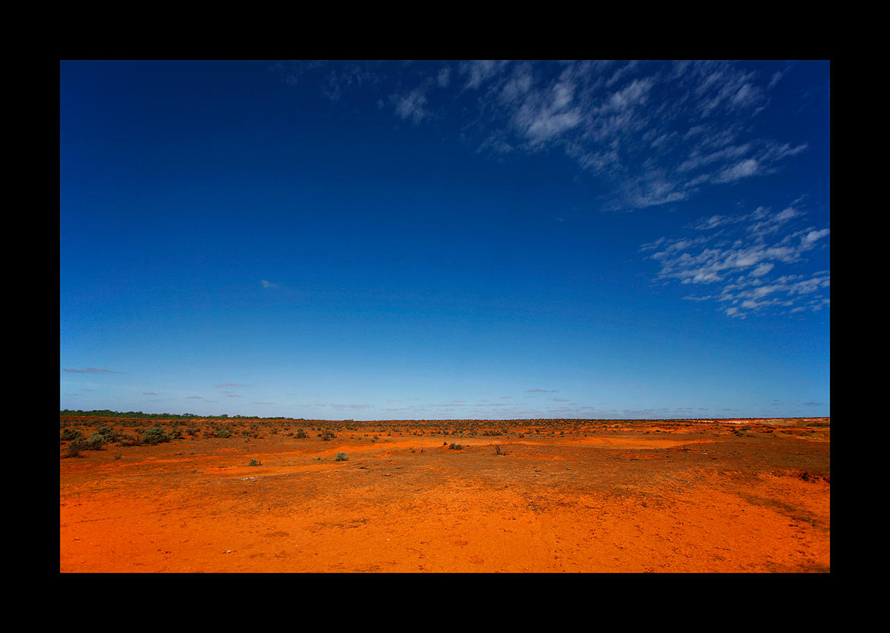 Lake Victoria Station - Desert by eehan