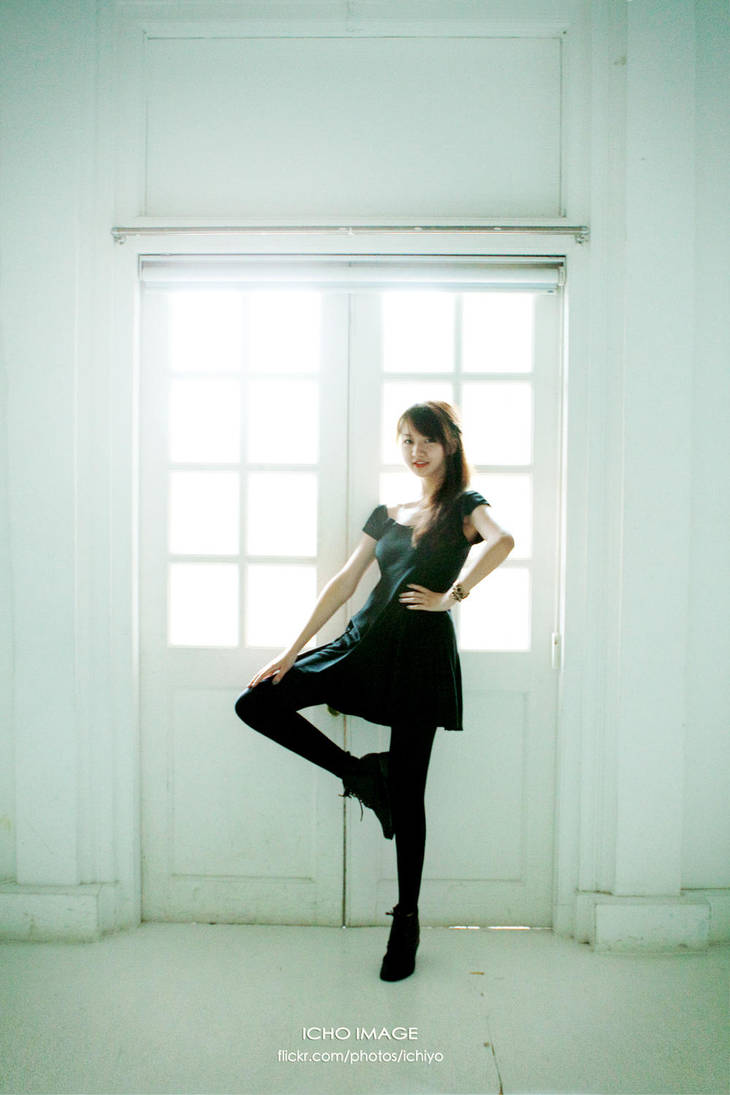 Black Swan by Ichiyo