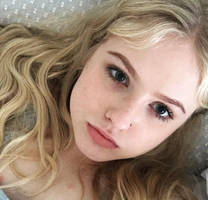 Desolate  by thedruggedbunny