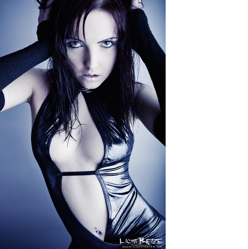 it's showtime by LichtReize