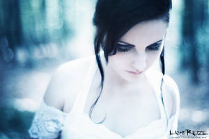 it's sno by LichtReize