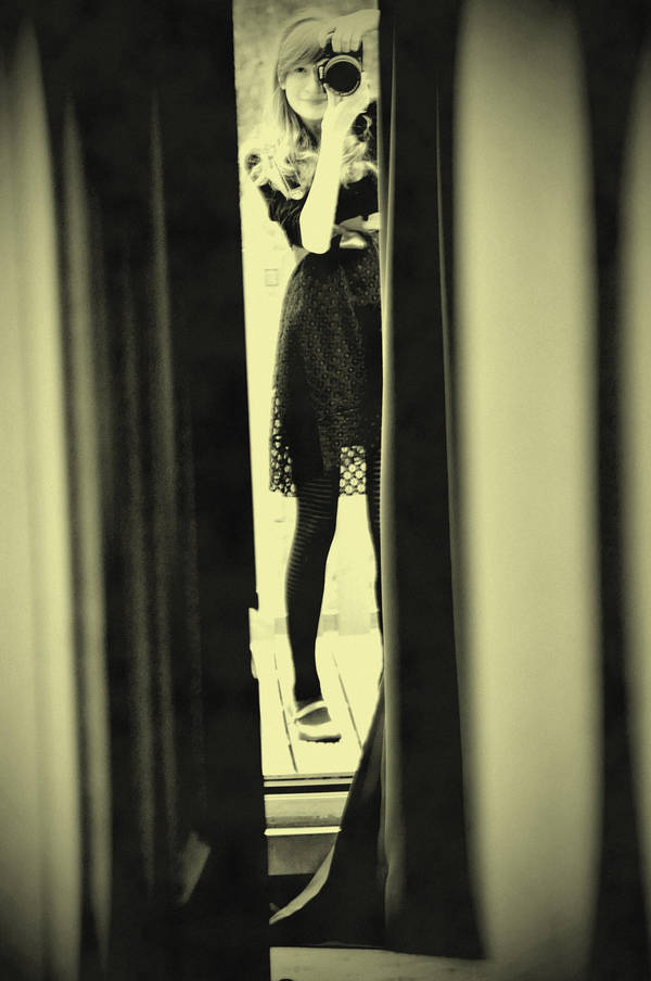 between the front by Holunder