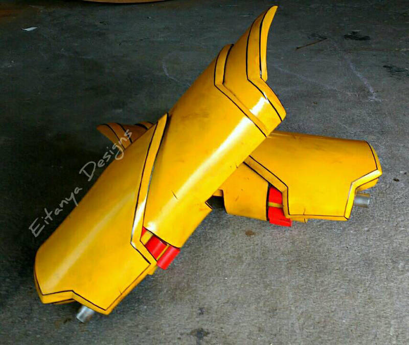 RWBY Ember Celica gauntlets by eitanya