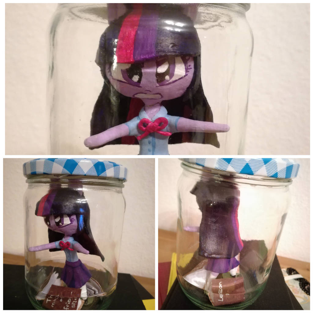 [Bild: my_little_pony___trapped_twilight_by_mim...llview.jpg]