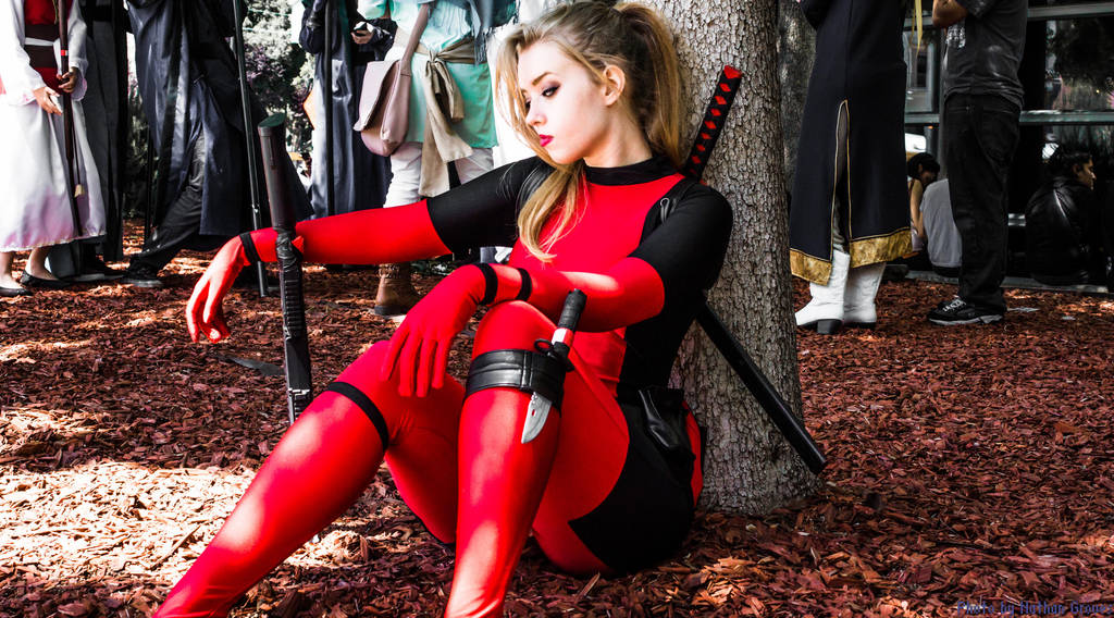 Lady Deadpool by LovisaD