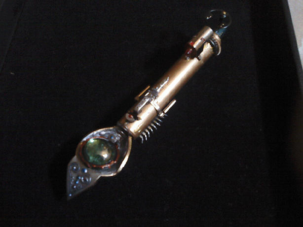 Steampunk Assasin Weapon by pinochioO-5