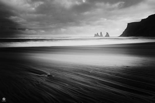 Black Sand Beach in Vik - Iceland by PatiMakowska