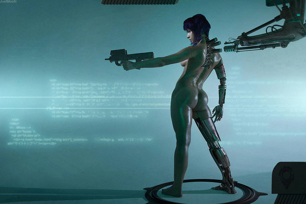 Major Motoko Kusanagi by adelhaid