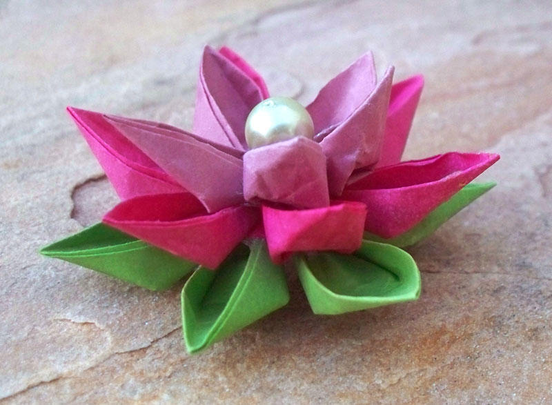 Lotus Flower Kanzashi by tiranaki