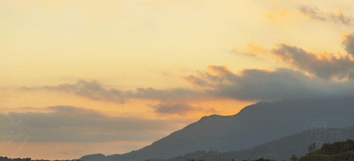 Atardecer in Fajardo: Yunque by tiranaki