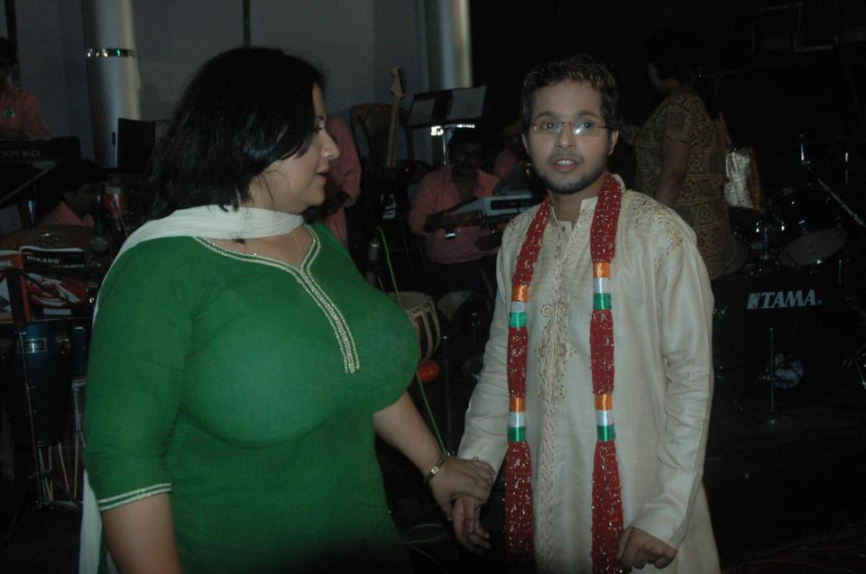 Big Indian Boobs in green dress by BoobsDoctor