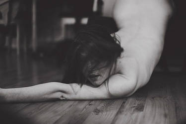 while aware the hour. by gloeckchen