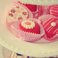 Petit Fours by illusionality